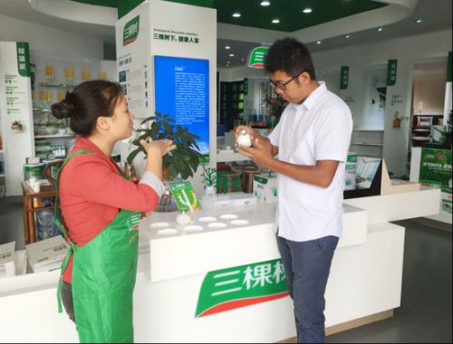 三棵樹“健康+首席呼吸官”走訪廣西欽州專賣店