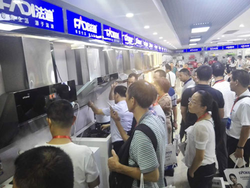 春風(fēng)十里，不如法迪熱水器“等你”