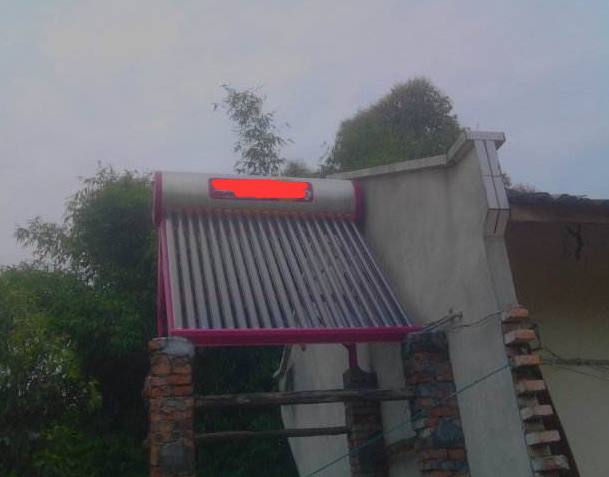 太陽(yáng)能熱水器萬(wàn)萬(wàn)要這樣裝，才能防雷，提高安全性