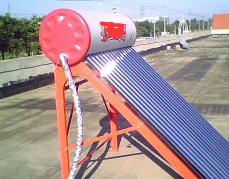 太陽(yáng)能熱水器萬(wàn)萬(wàn)要這樣裝，才能防雷，提高安全性