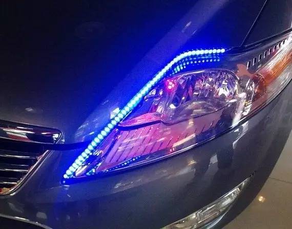 除了照明，汽車車燈還能干嘛？