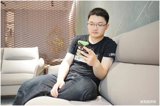 庫萊雅家居：老師們，別總是站著，坐下來休息一下