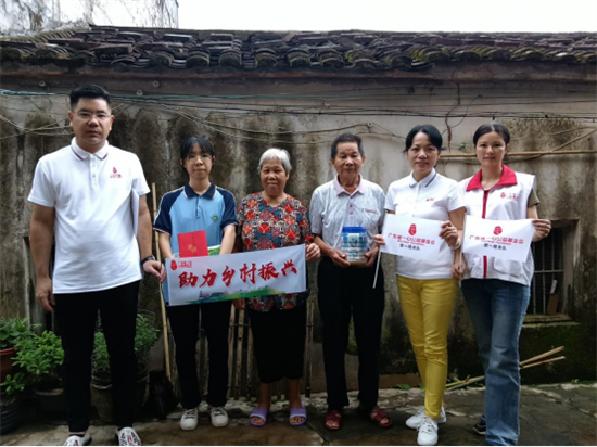 公益路上，奮力追光丨亞獅金屬企業(yè)參與揭西助學(xué)活動